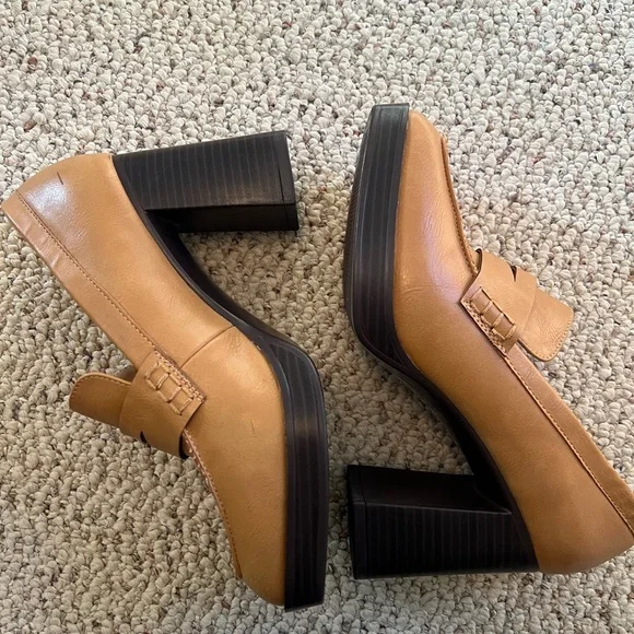 Journee Collection Tan Block Heel Loafers Size 7.5 - Picture 6 of 9